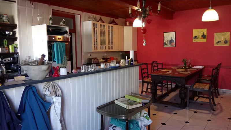 Maison - 7 pièces - 215 m² - ROUILLAC (16)