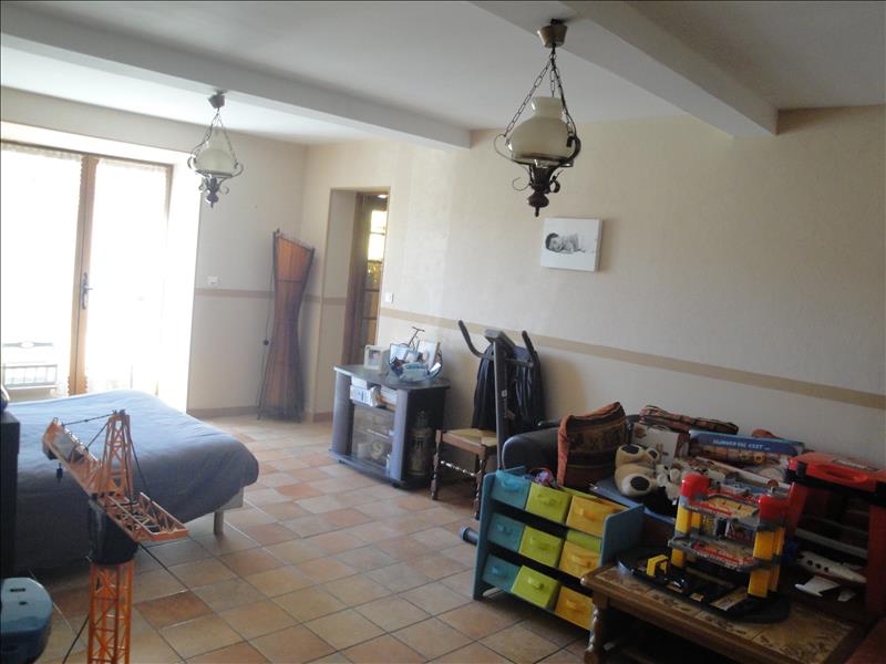 Maison - 5 pièces - 205 m² - MONTEGUT ARROS (32)