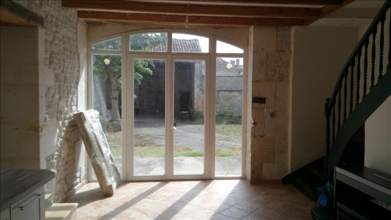 Maison - 5 pièces - 110 m² - GENSAC LA PALLUE (16)