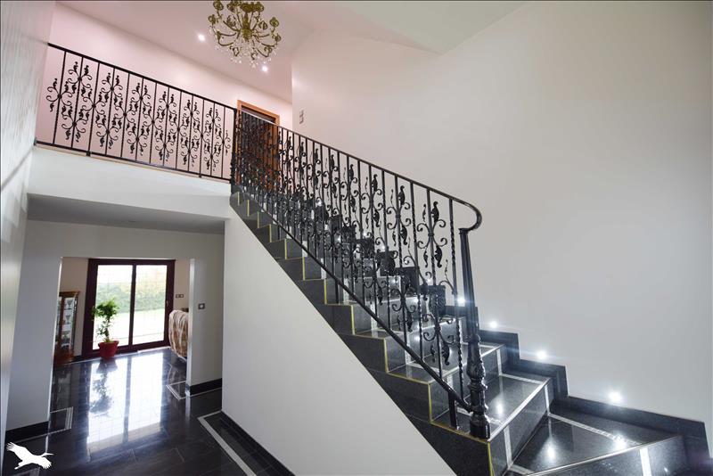 Maison - 6 pièces - 186 m² - ST SULPICE DE POMMERAY (41)