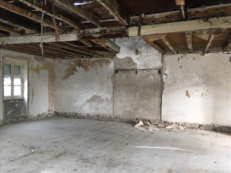 Maison - 1 pièce - 70 m² - EYREIN (19)