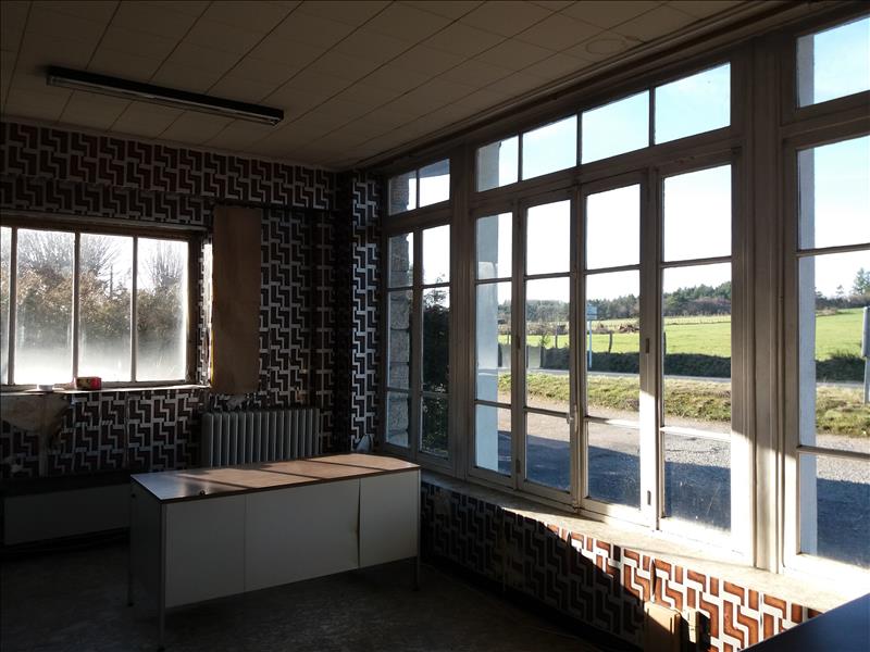 Maison - 10 pièces - 300 m² - EYREIN (19)